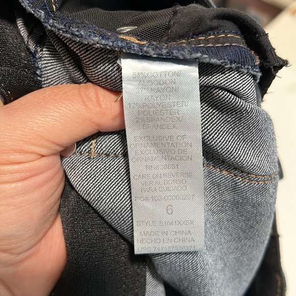 Democracy - 6, dark wash, “ab” technology skinny stretch jeans - Picture 6 of 7